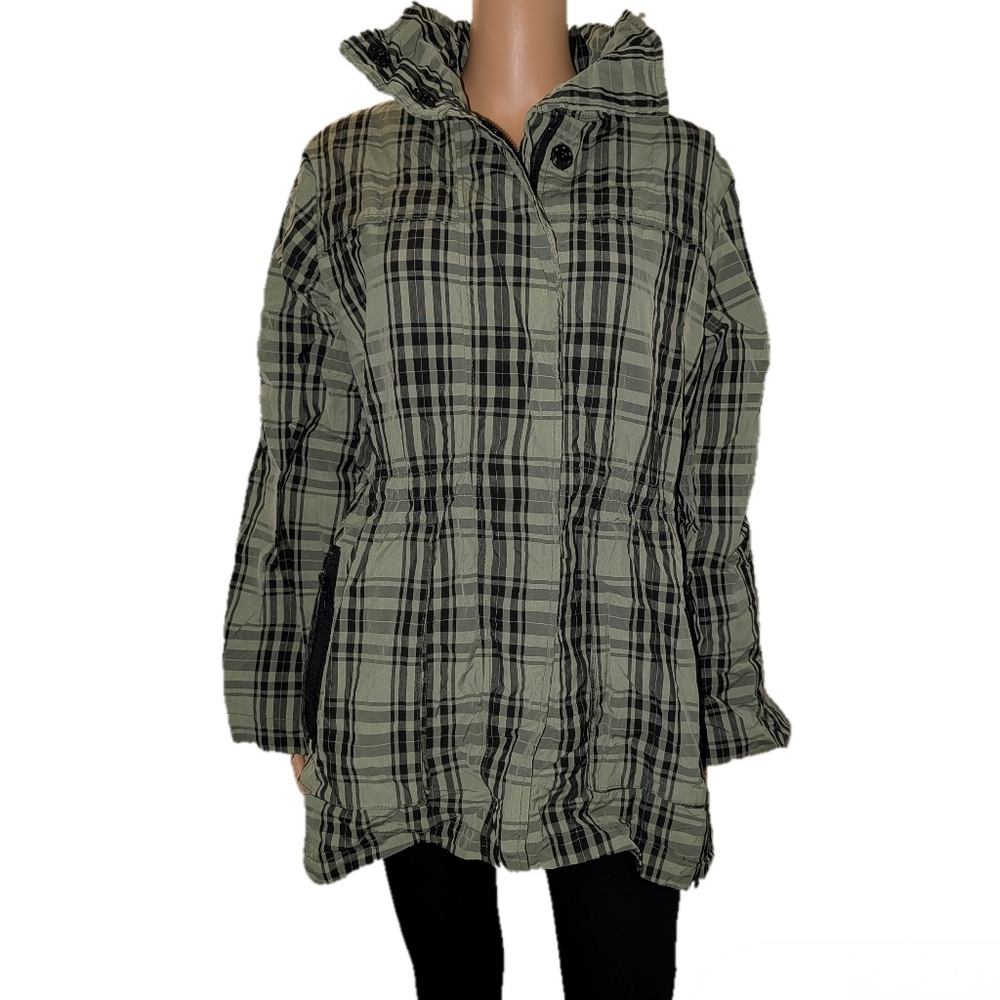 G.E.T. womens lightweight jacket, green and black plaid, size medium